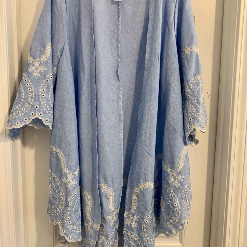 Lightweight Kimono with eyelet design